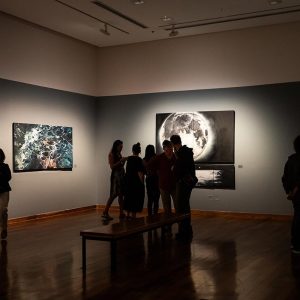 La mirada anclada:visita guiada con Andrea Wain y Carolina Esparza